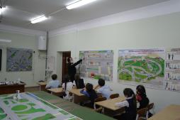 В МАОУ «Сарашевская СОШ им. Героя Советского Союза Ш.Казанбаева» создана материально –техническая база для обучения правилам дорожного движения. Оформлен кабинет, где проводятся внеурочные занятия, открытые уроки с участием отдела ГИБДД.