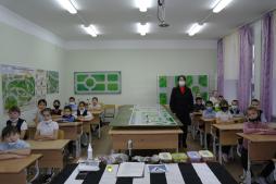 В МАОУ «Сарашевская СОШ им. Героя Советского Союза Ш.Казанбаева» создана материально –техническая база для обучения правилам дорожного движения. Оформлен кабинет, где проводятся внеурочные занятия, открытые уроки с участием отдела ГИБДД.